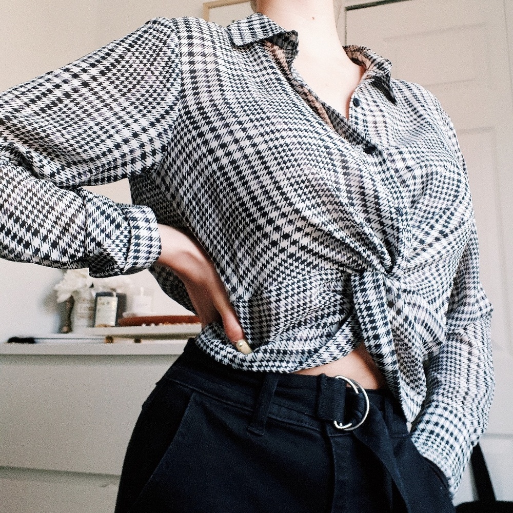 Long sleeve cropped blouse